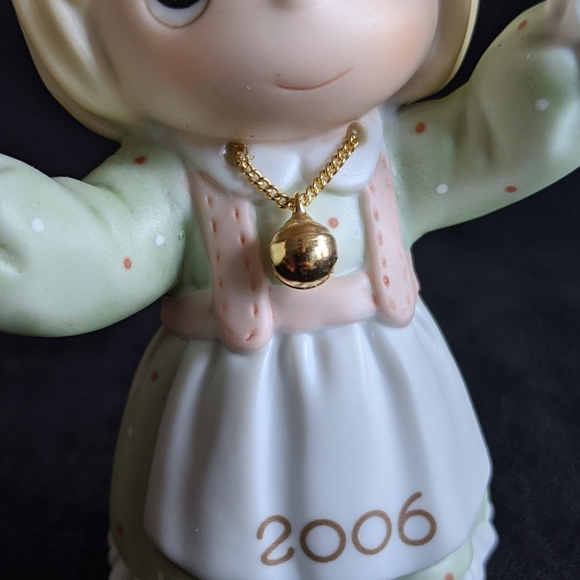 Precious Moments "Ringing In The Season" - Picture 5 of 14